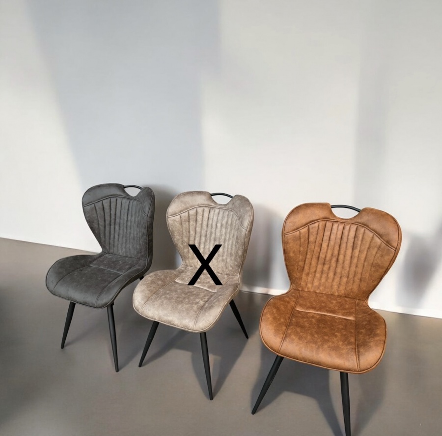 Magazijn opruiming van stoelen, bouclé sofa’s en einde reeksen salontafels in Vichte 